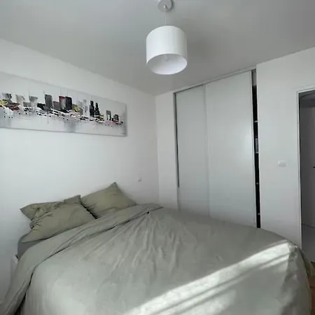 De L Apartment *